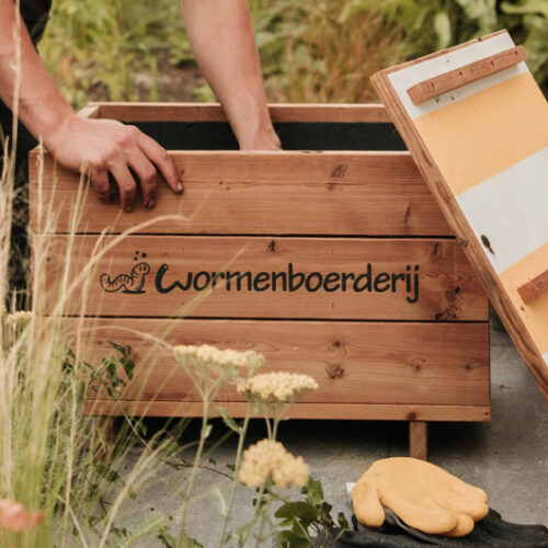 1.Wormenboerderij-Wormenhotel-van-hout-Lifestyle-6